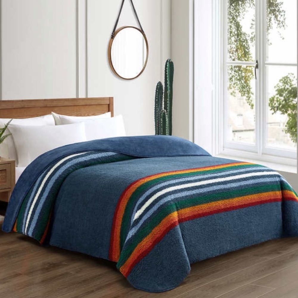 Pendleton Sherpa Fleece Blanket - King Size